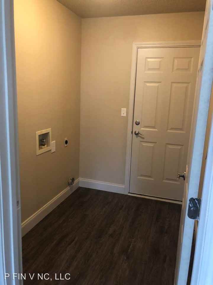 112 Ayana Ct - Photo 2 of 4