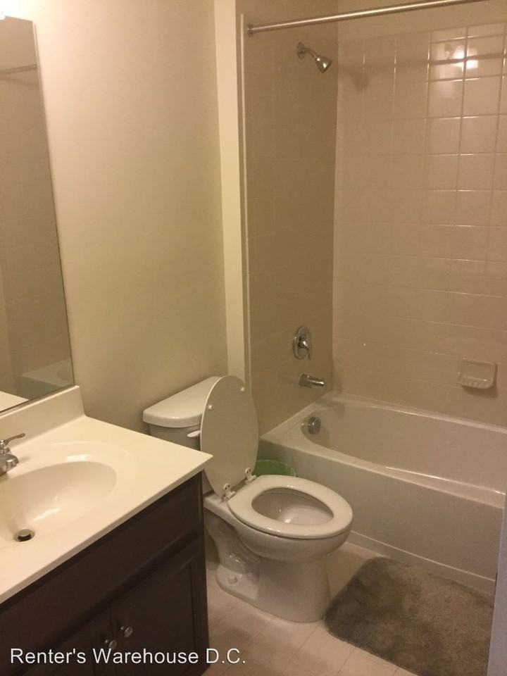 9514 Smithview Pl - Photo 3 of 34