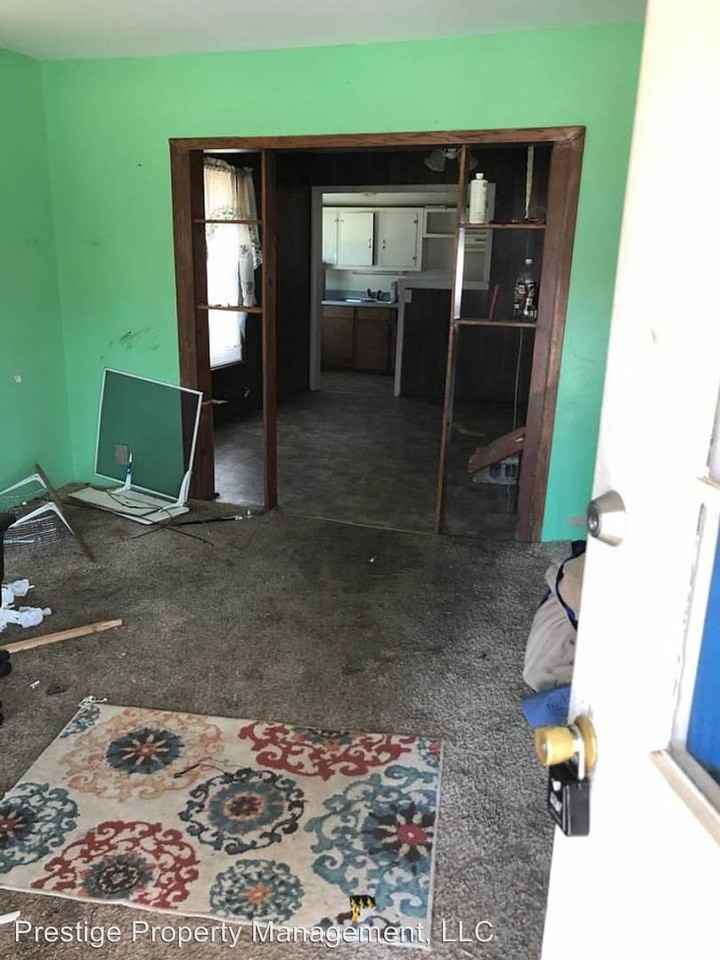 1924 W Washington Ave - Photo 3 of 10