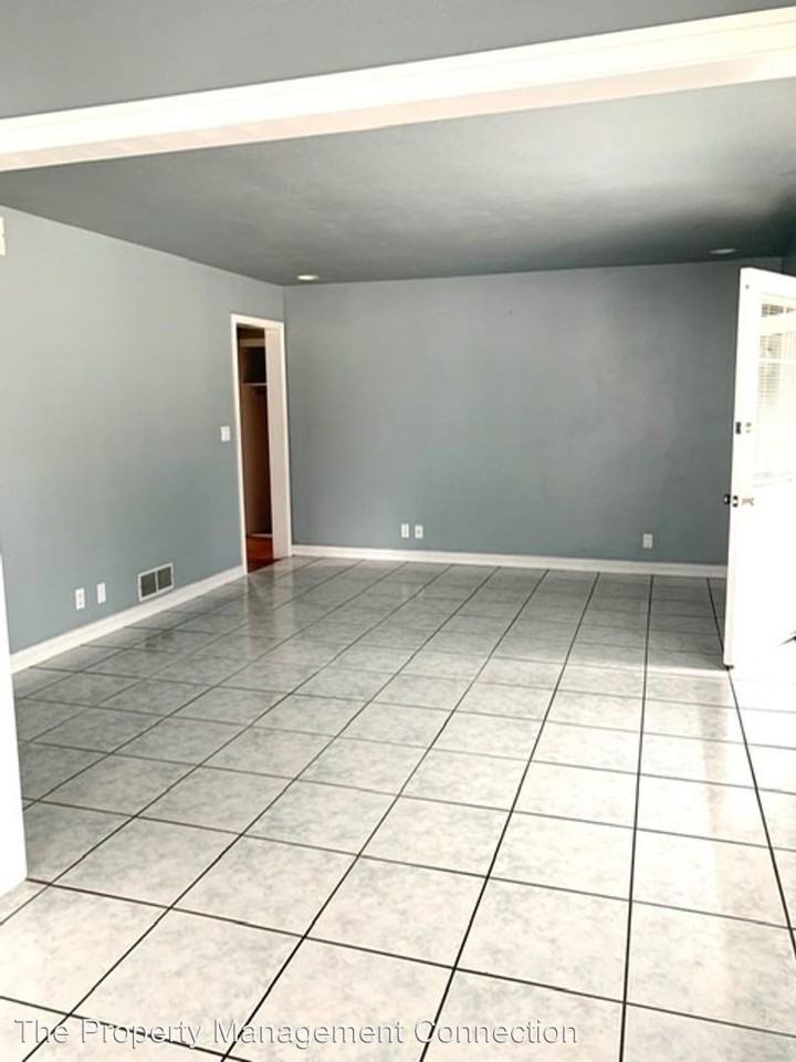 3560 Ely Avenue - Photo 3 of 14