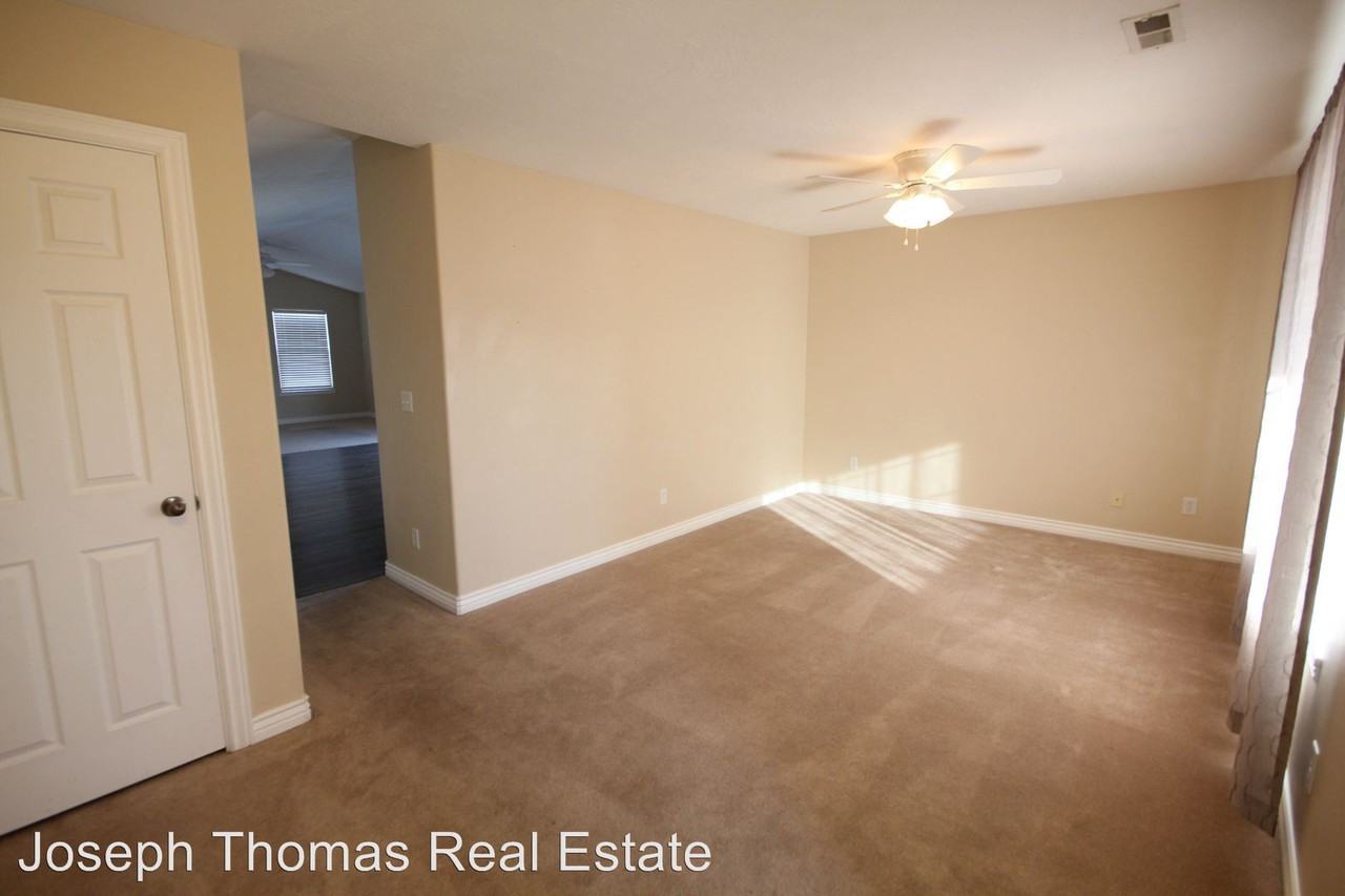 2872 W 160 N - Photo 2 of 12