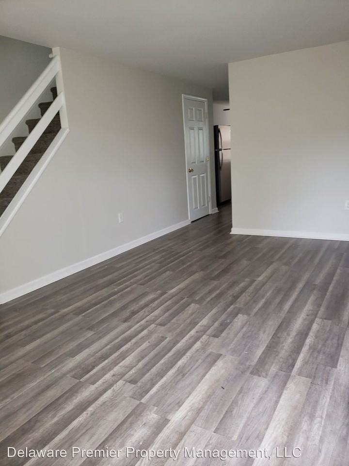 1329 Maple Ave - Photo 2 of 13