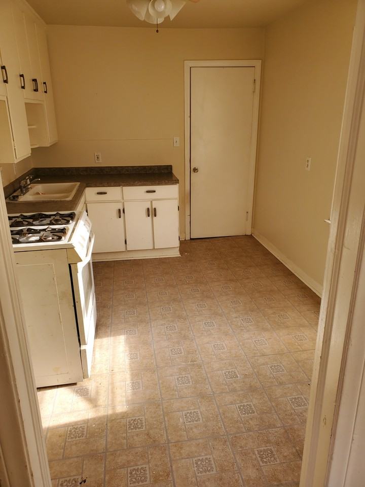 1309 Clancy Avenue - Photo 2 of 6