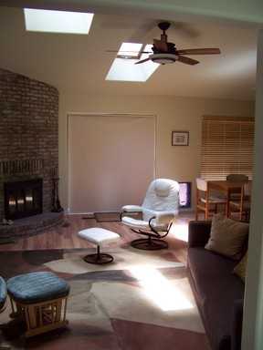 812 Coy Dr - Photo 2 of 3