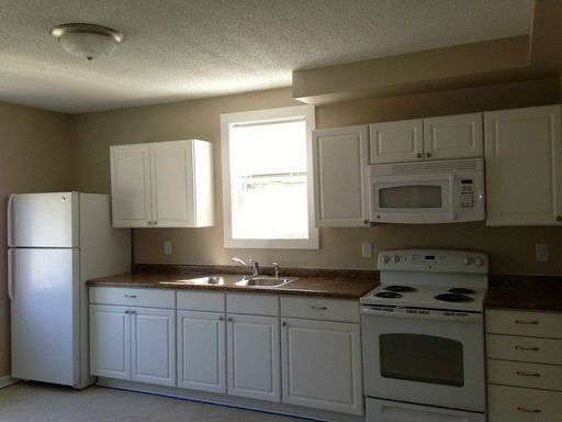 102 6th St - Photo 3 of 13