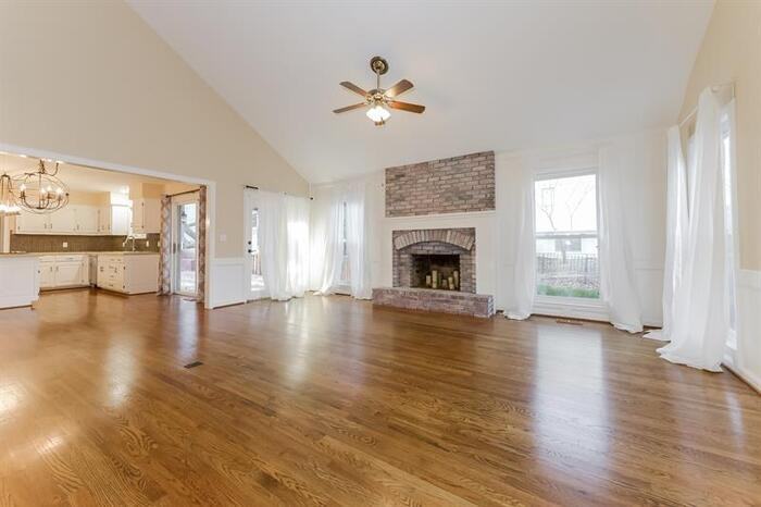 10631 West 109th Street - Photo 3 of 16