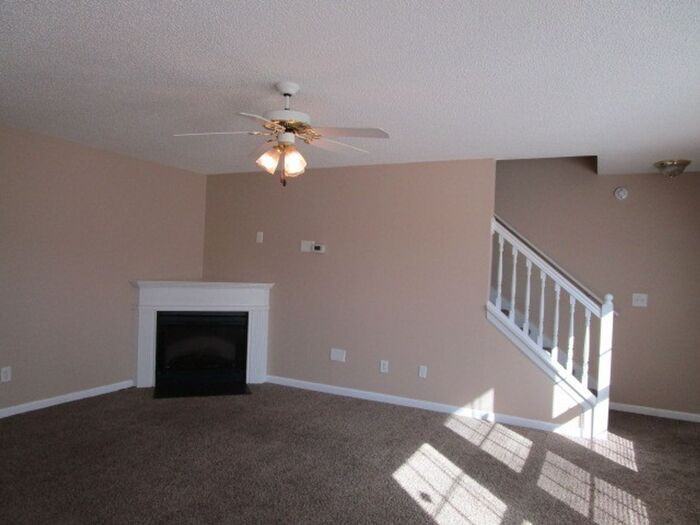 6202 Hickory Lane Circle - Photo 3 of 20