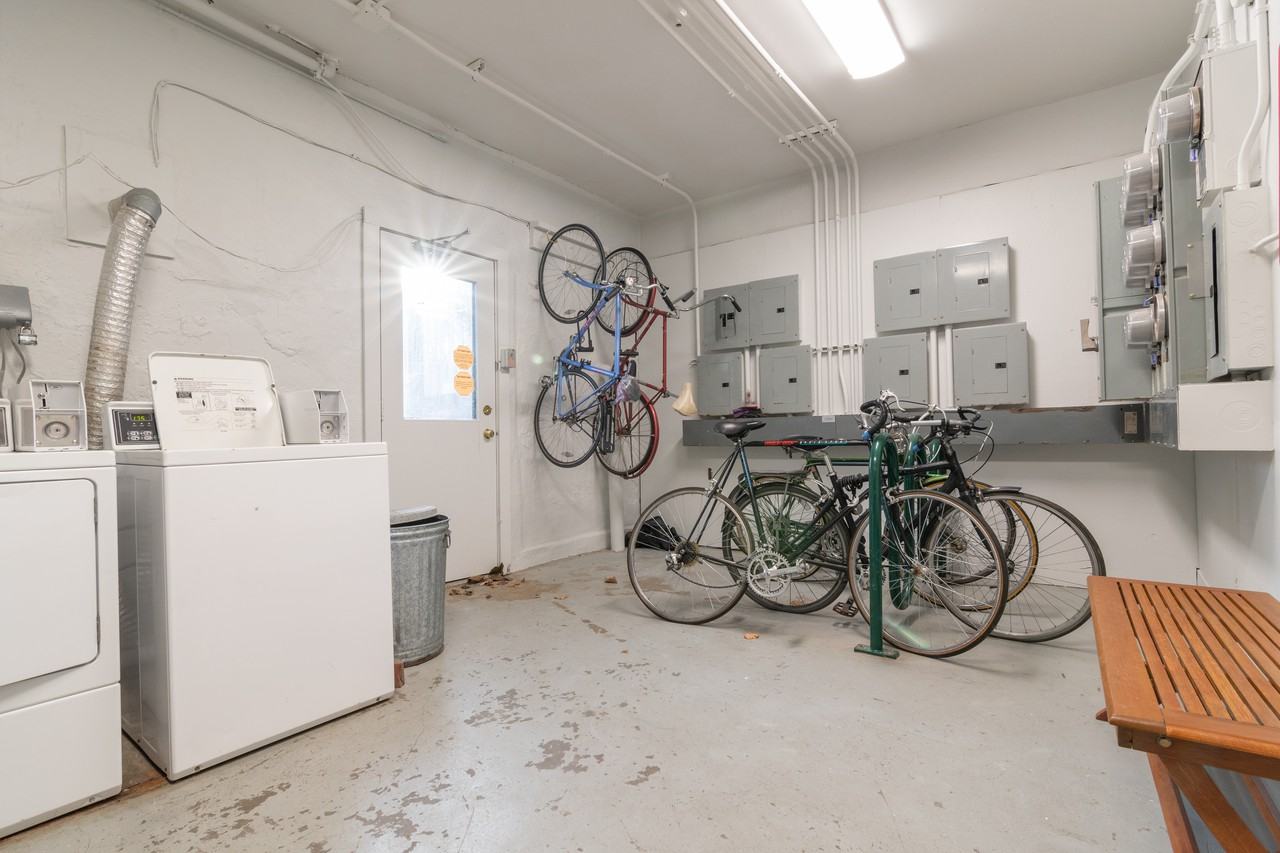 2920 Southeast Ash Street #7 - Photo 2 of 13