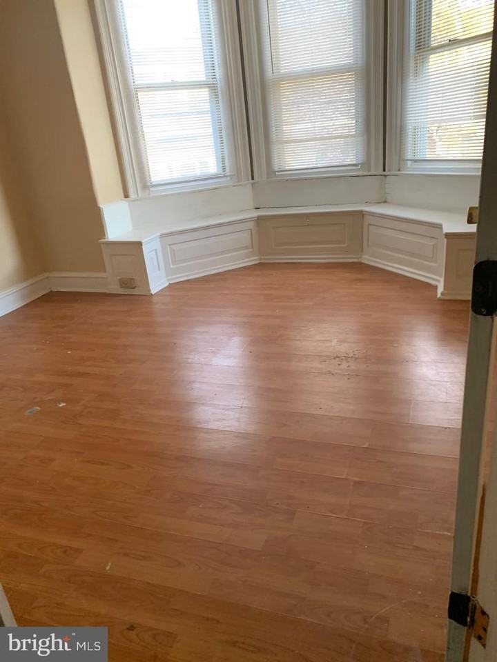 5114 Parrish St - Photo 2 of 12