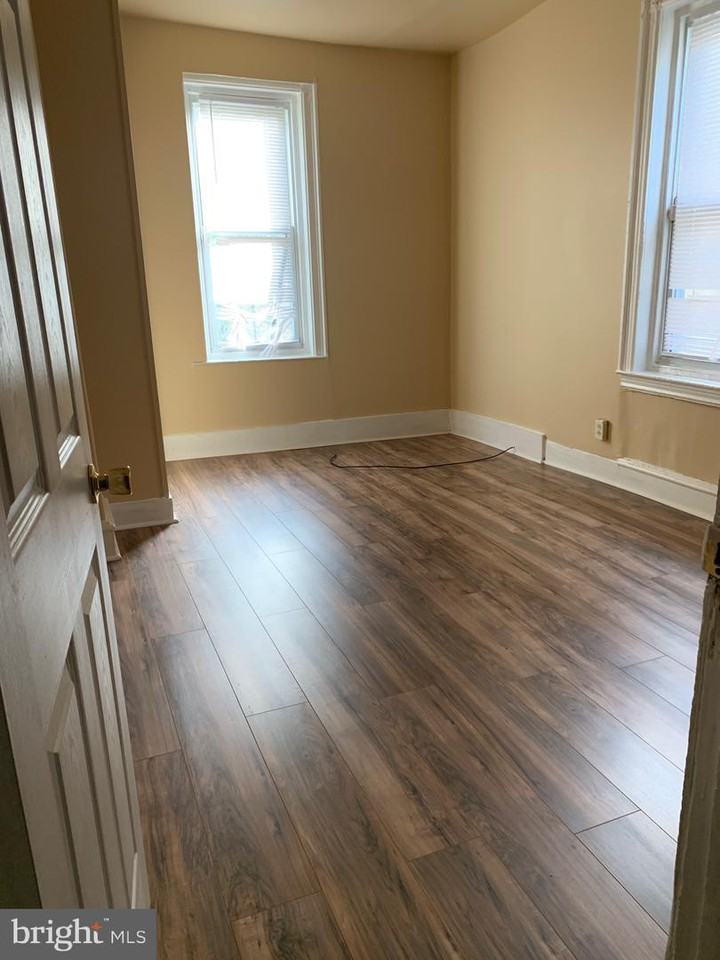 5114 Parrish St - Photo 3 of 12