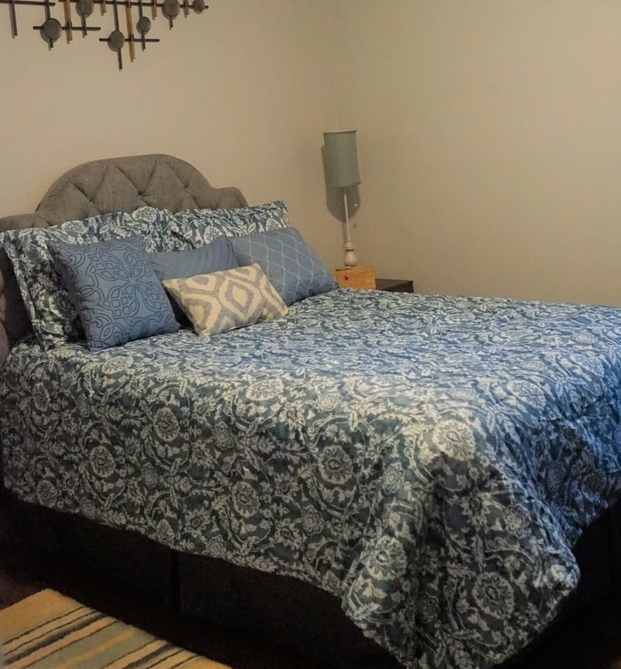 4402 Spring Garden Drive - Photo 3 of 9