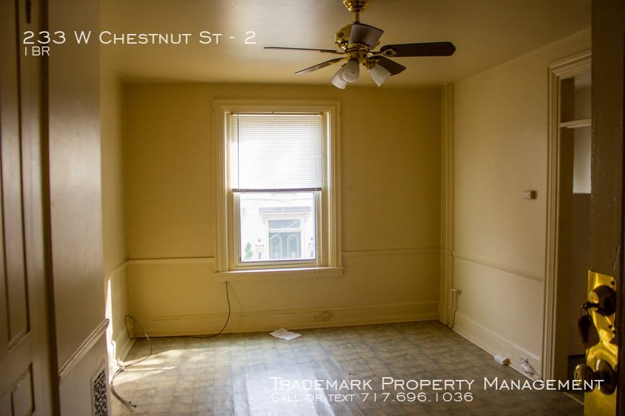 233 W Chestnut St #2 - Photo 2 of 3