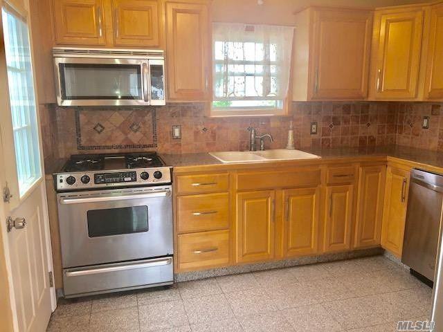 191 Forest St - Photo 3 of 16