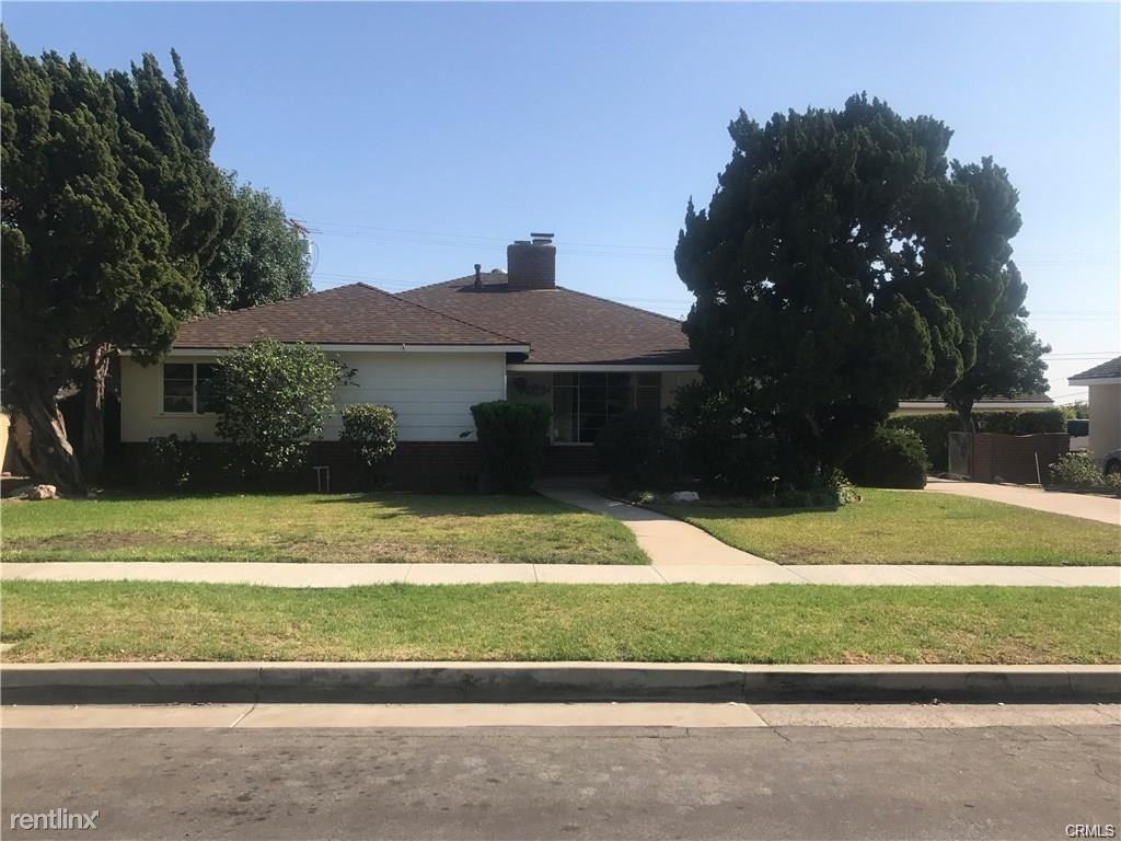 1520 Melody Ln - Photo 2 of 6
