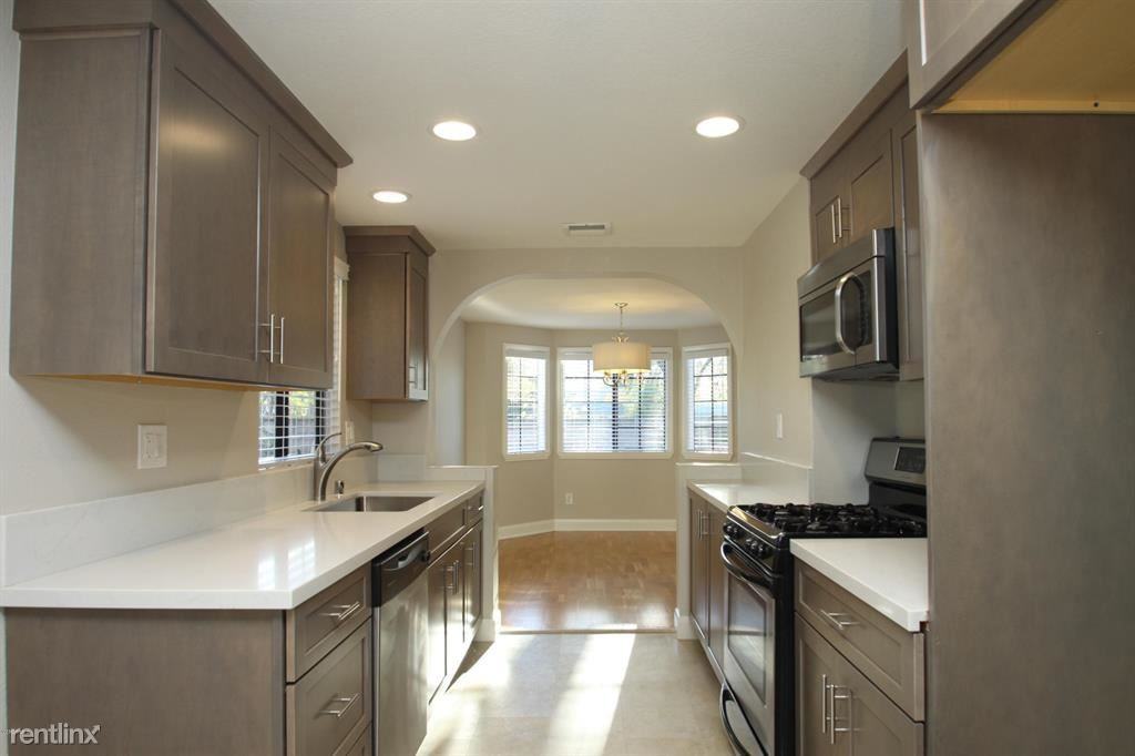 30484 Passageway Pl - Photo 2 of 9