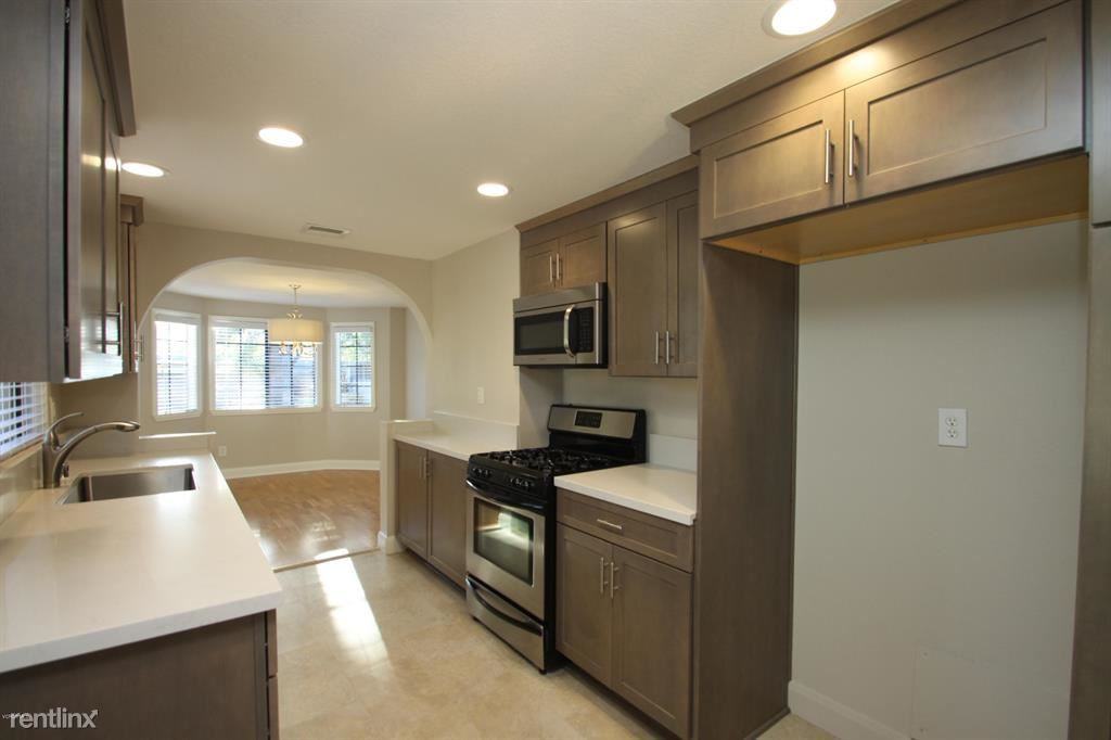 30484 Passageway Pl - Photo 3 of 9