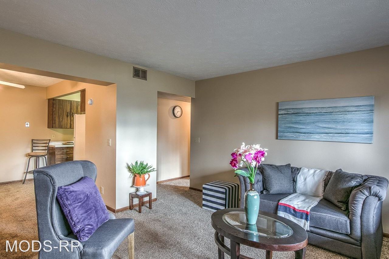 13122 N Street - Photo 2 of 19