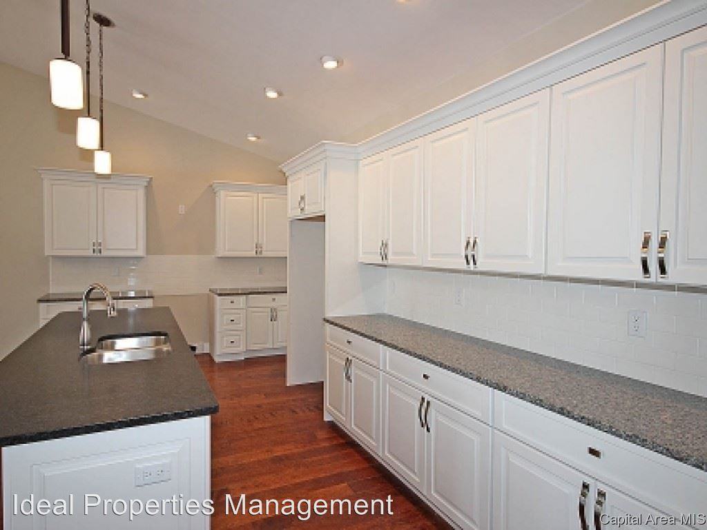 306 Harbor Point - Photo 3 of 19