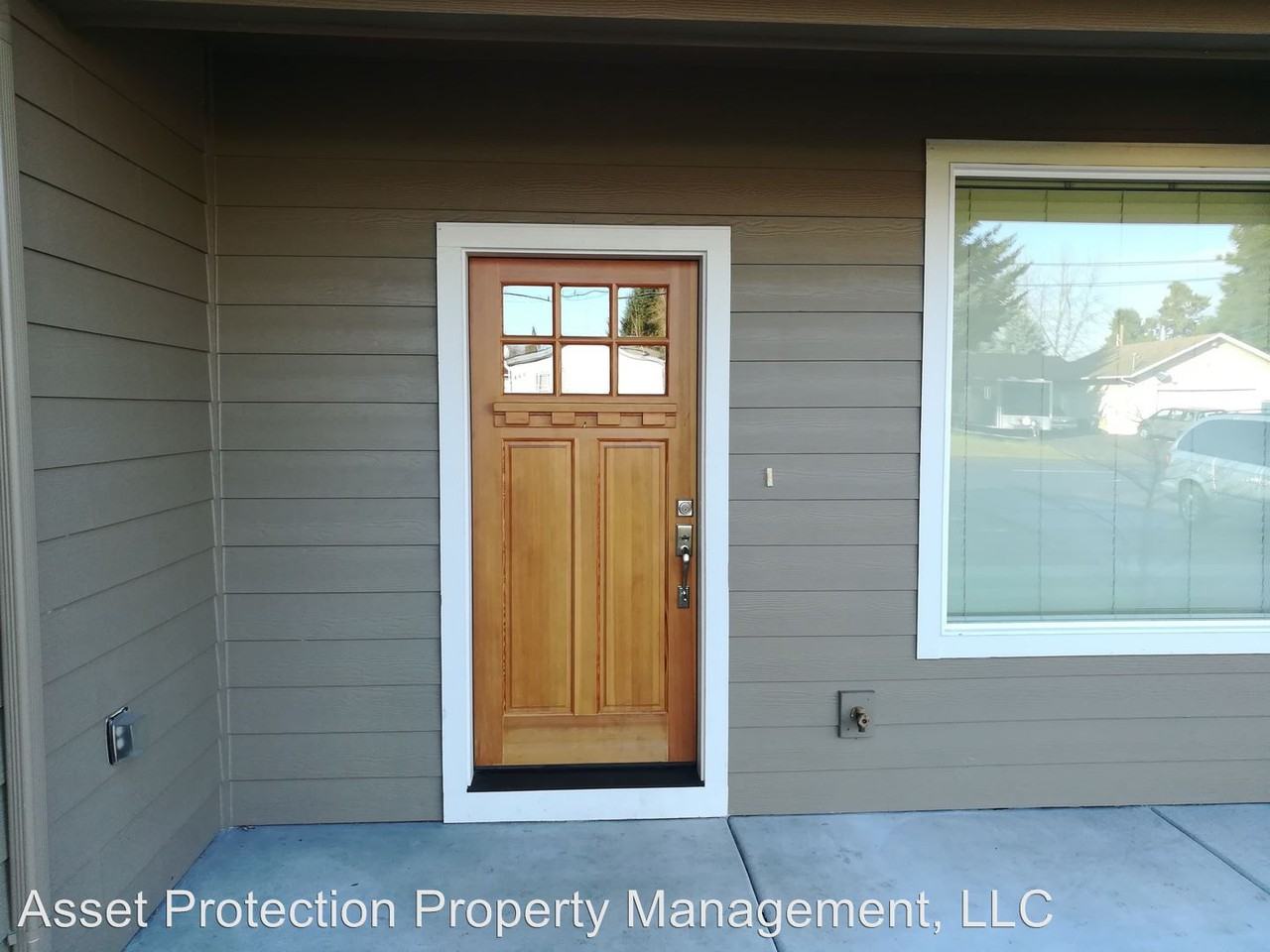 533 Se Hankel St - Photo 3 of 27