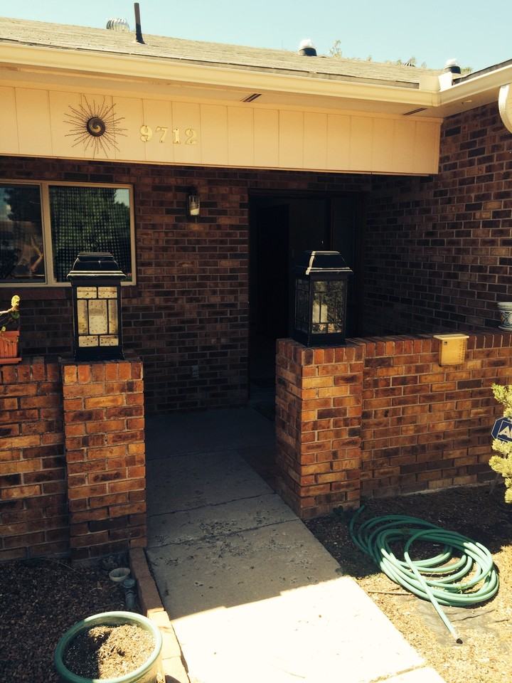 9712 Admiral Dewey Ave NE - Photo 2 of 20