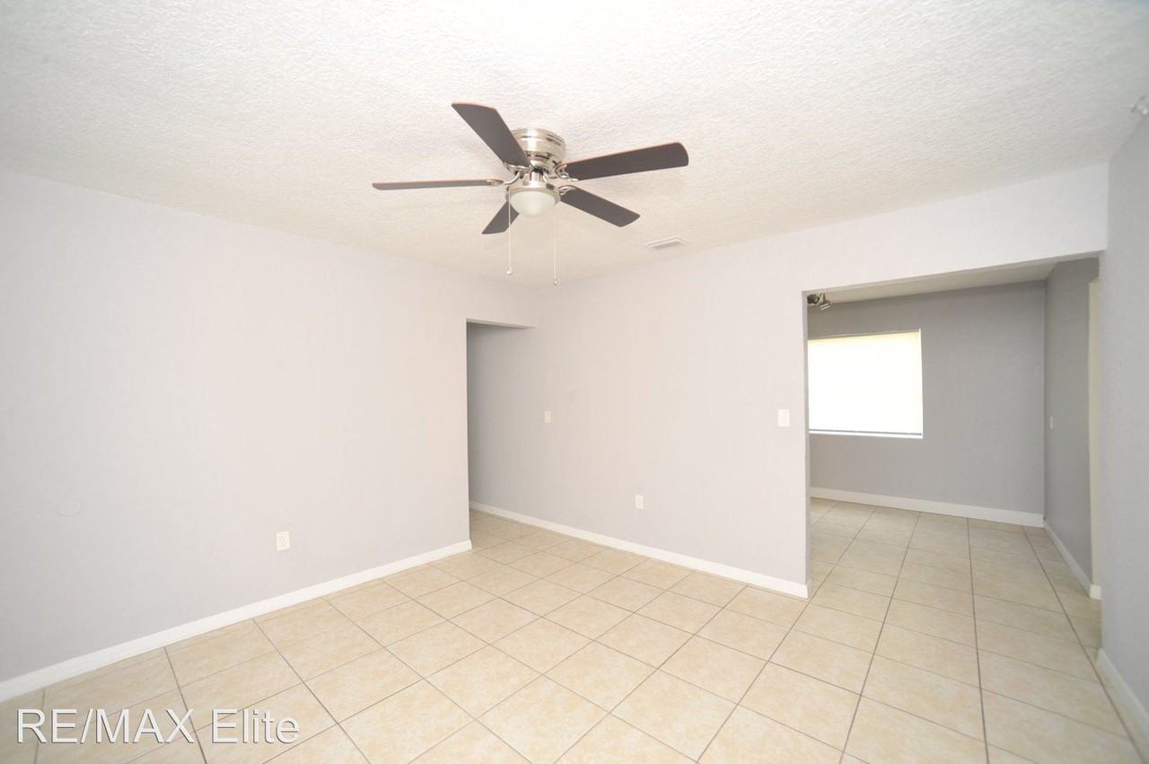 1049 Mitchell St - Photo 3 of 12