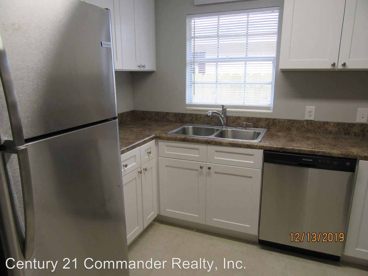 1011 Bradley Circle - Photo 3 of 10