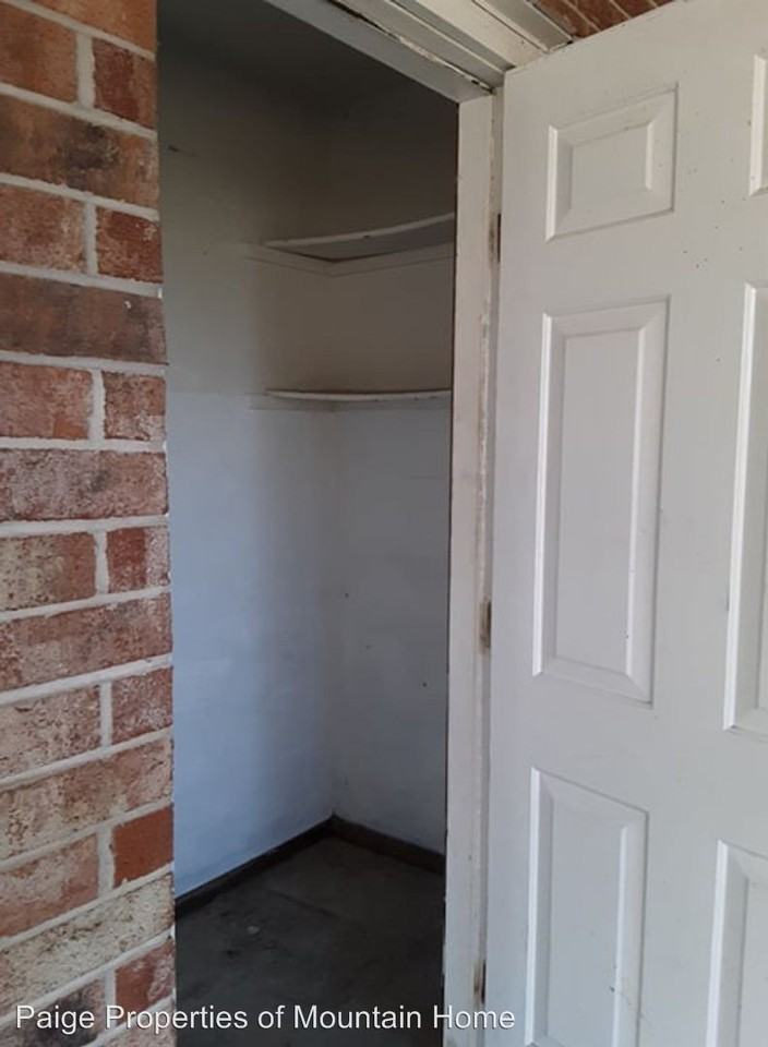 902 Coley Dr - Photo 3 of 5