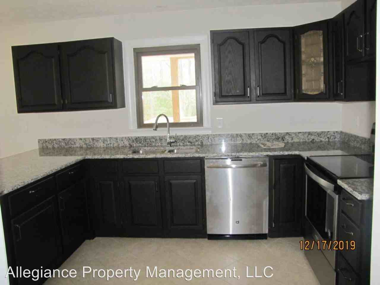 4900 N Courthouse Rd - Photo 2 of 19