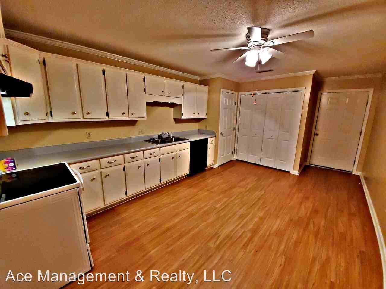 407 Pine St. Nw - Photo 3 of 8