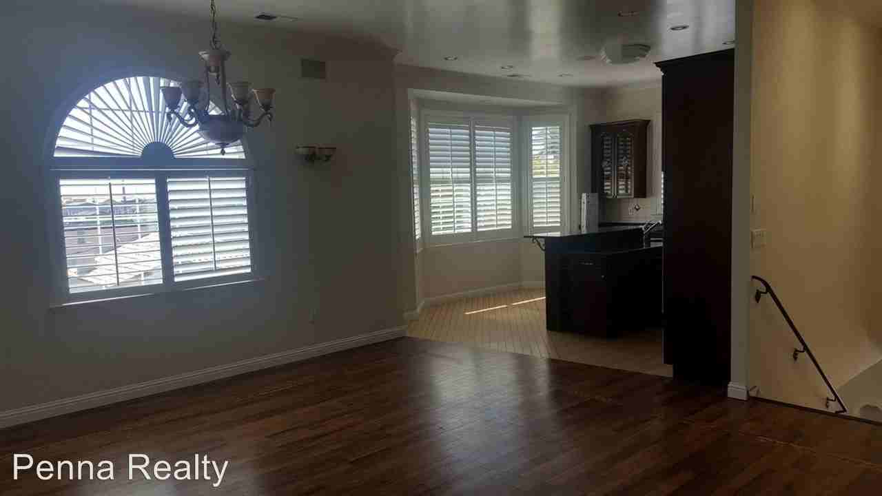 321 Acacia Avenue - Photo 3 of 9