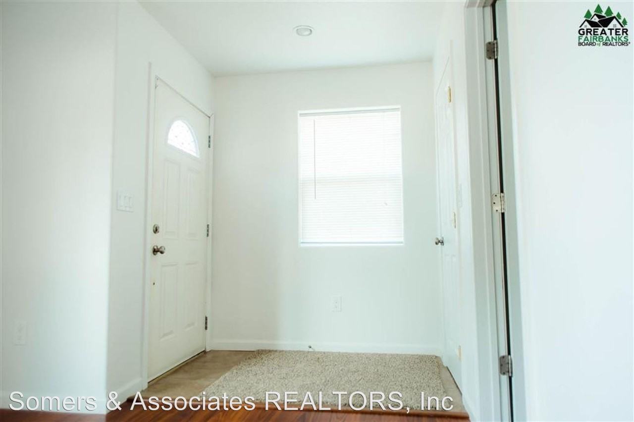 2604 Mercier Street - Photo 2 of 15