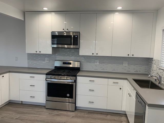 3230 Lewis Ave - Photo 3 of 21