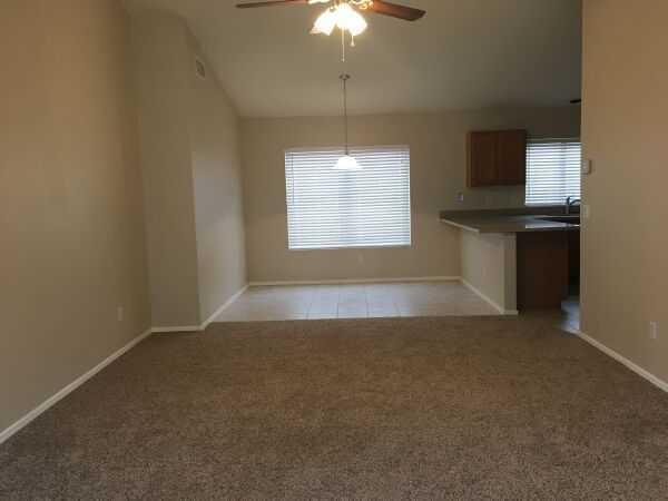 18103 N 113th Ave - Photo 3 of 10