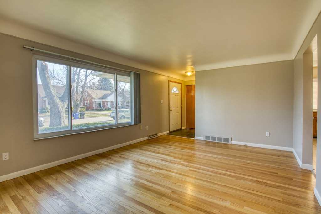 11449 Rockland - Photo 3 of 19