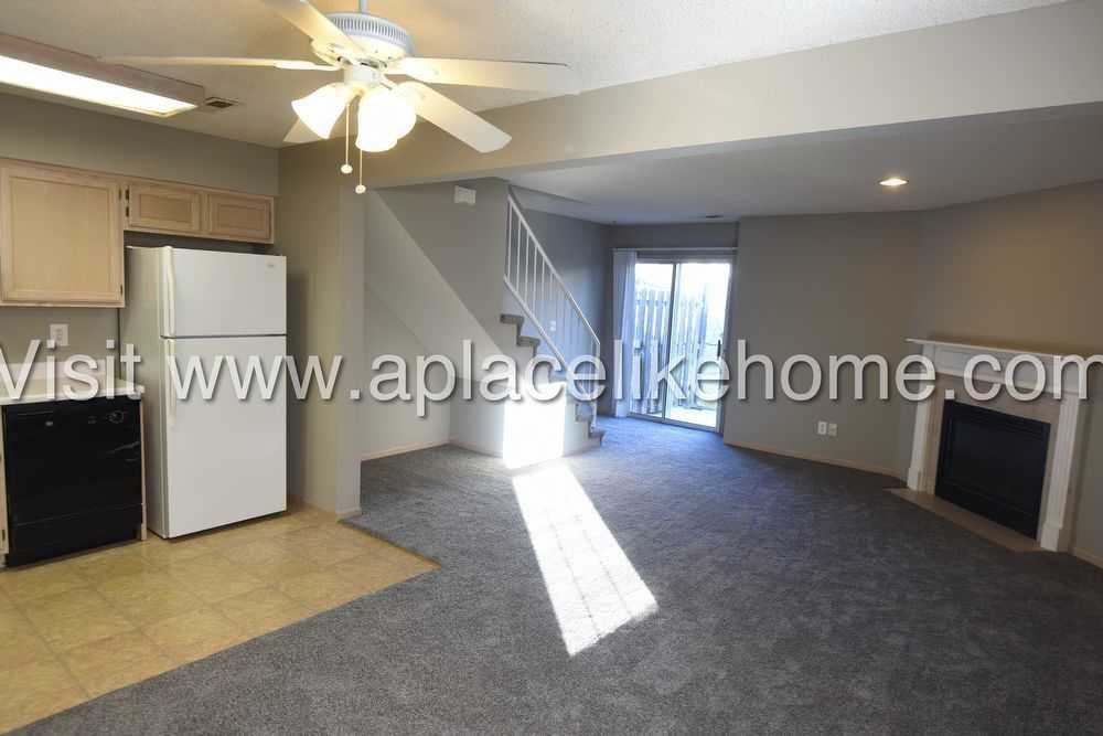201 Ne Dogwood St. - Photo 3 of 21