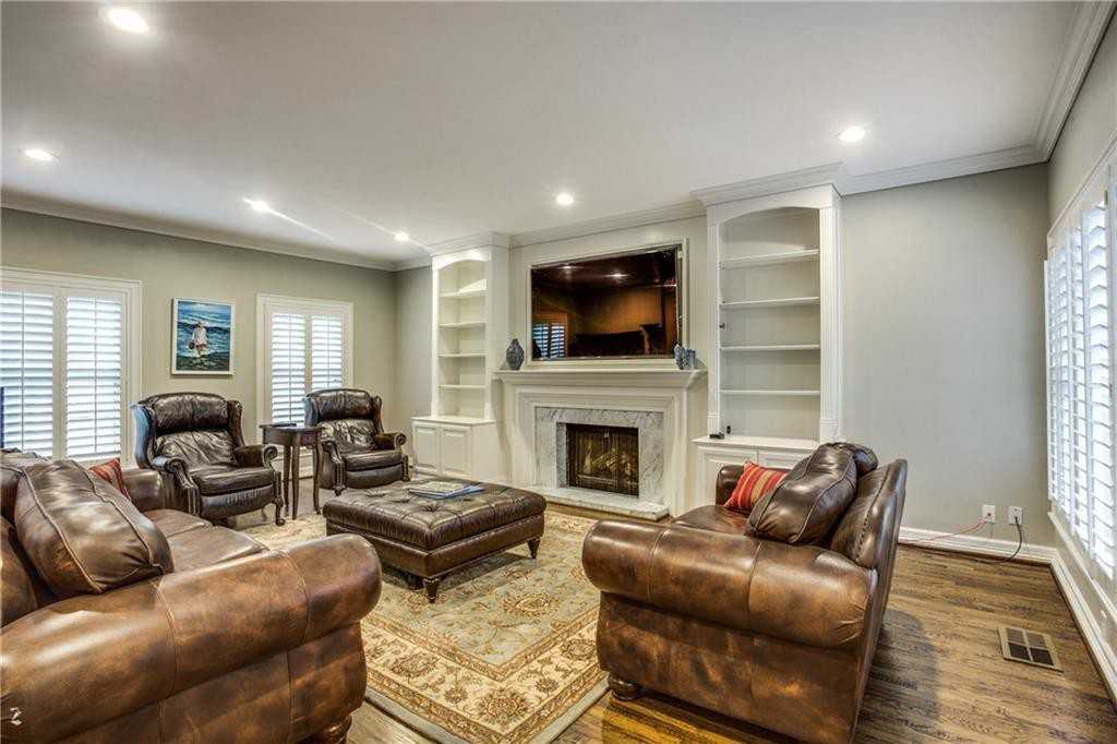 4104 Lovers Lane - Photo 2 of 8