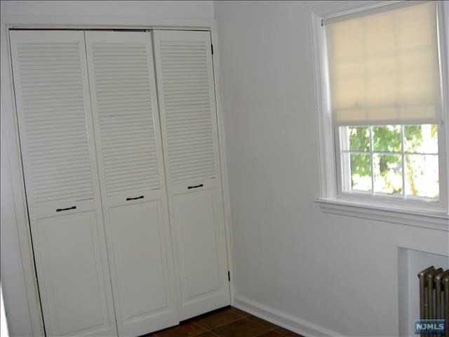 130 Paterson Ave - Photo 2 of 7