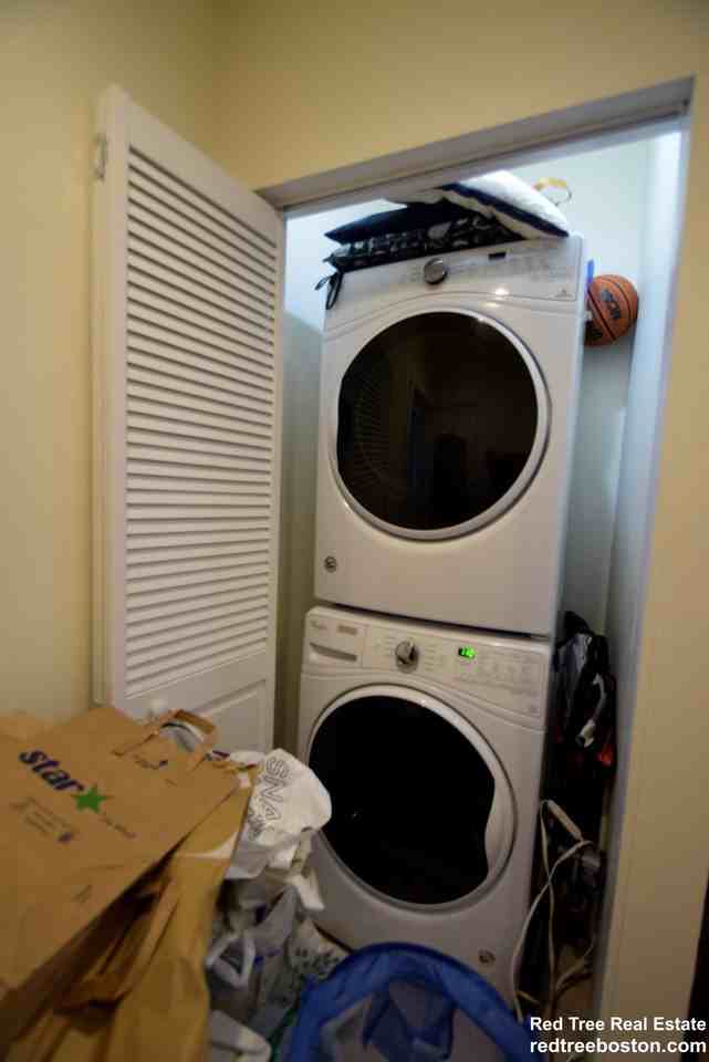 81 Gibbs Street - Photo 3 of 12