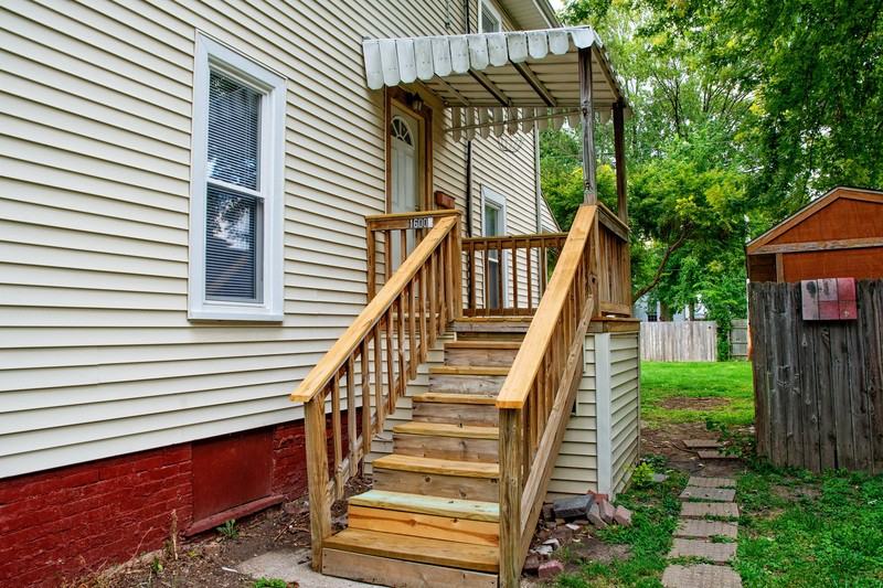 1600 S College St - Photo 2 of 9