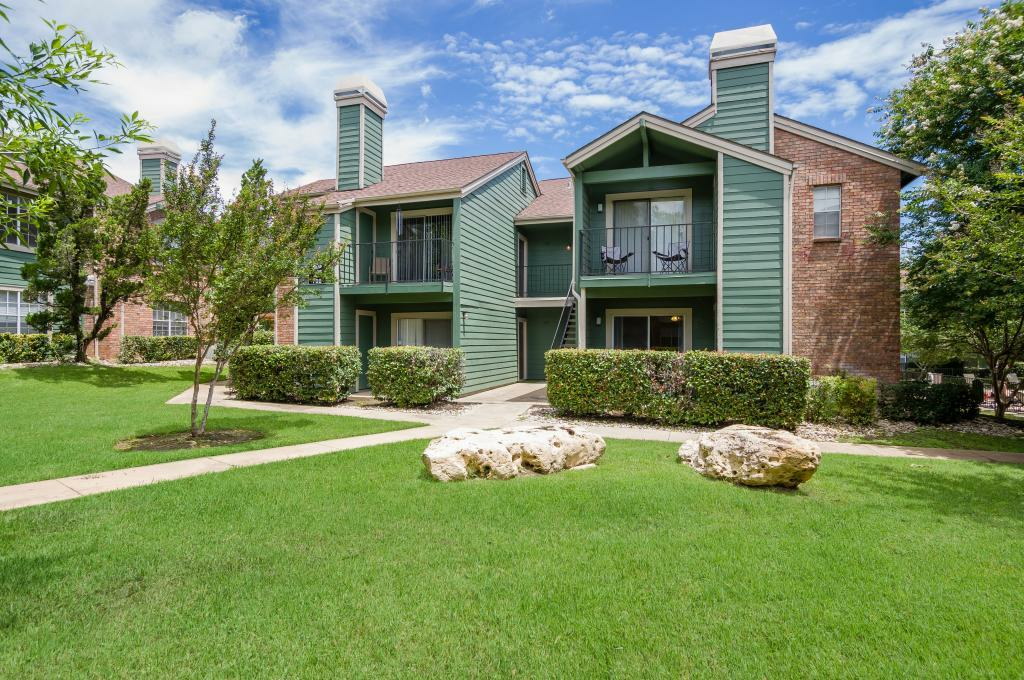 Belmont Place Apartments - Photo 6 of 50