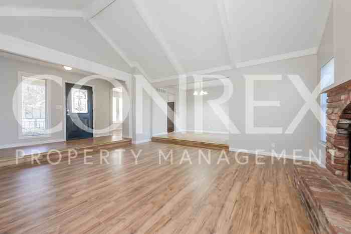 9025 Manning Avenue - Photo 3 of 8