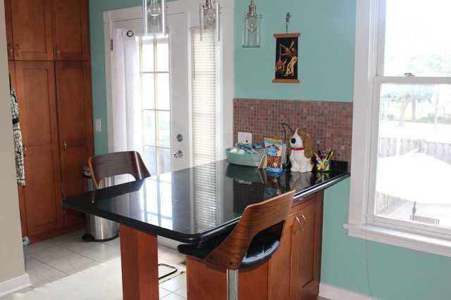 4701 Woodlawn #C - Photo 3 of 8