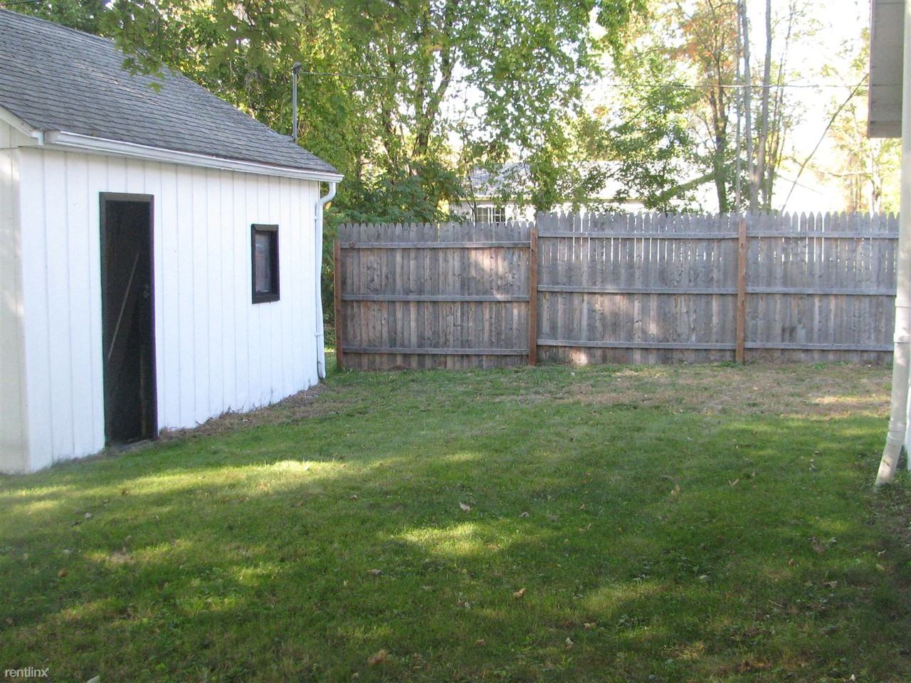 3820 Pine Rd - Photo 2 of 9