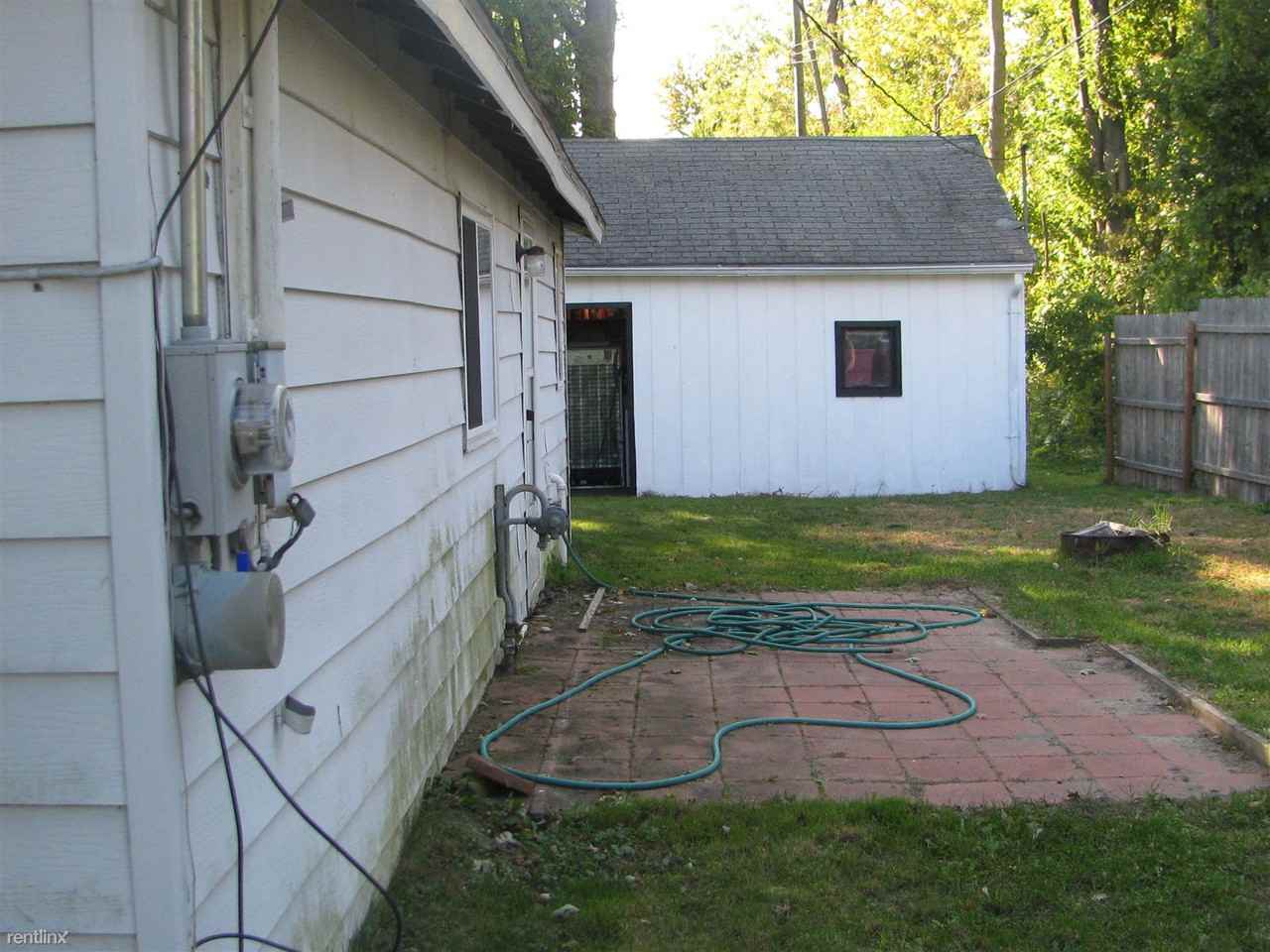 3820 Pine Rd - Photo 3 of 9