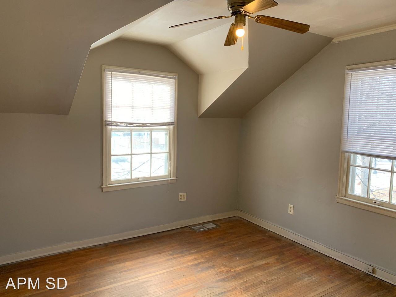 1114 W. 6th St - Photo 3 of 6