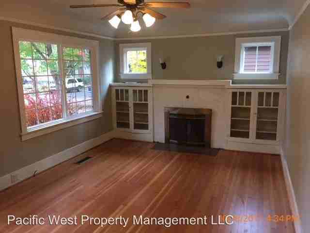 1955 Maple Ave Ne - Photo 2 of 11