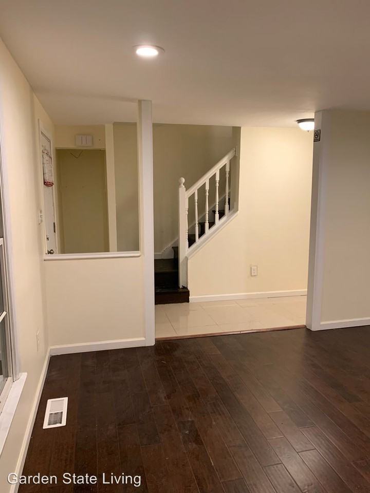 10 Dandridge Drive - Photo 2 of 19