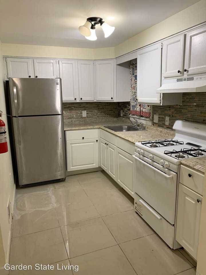 10 Dandridge Drive - Photo 3 of 19