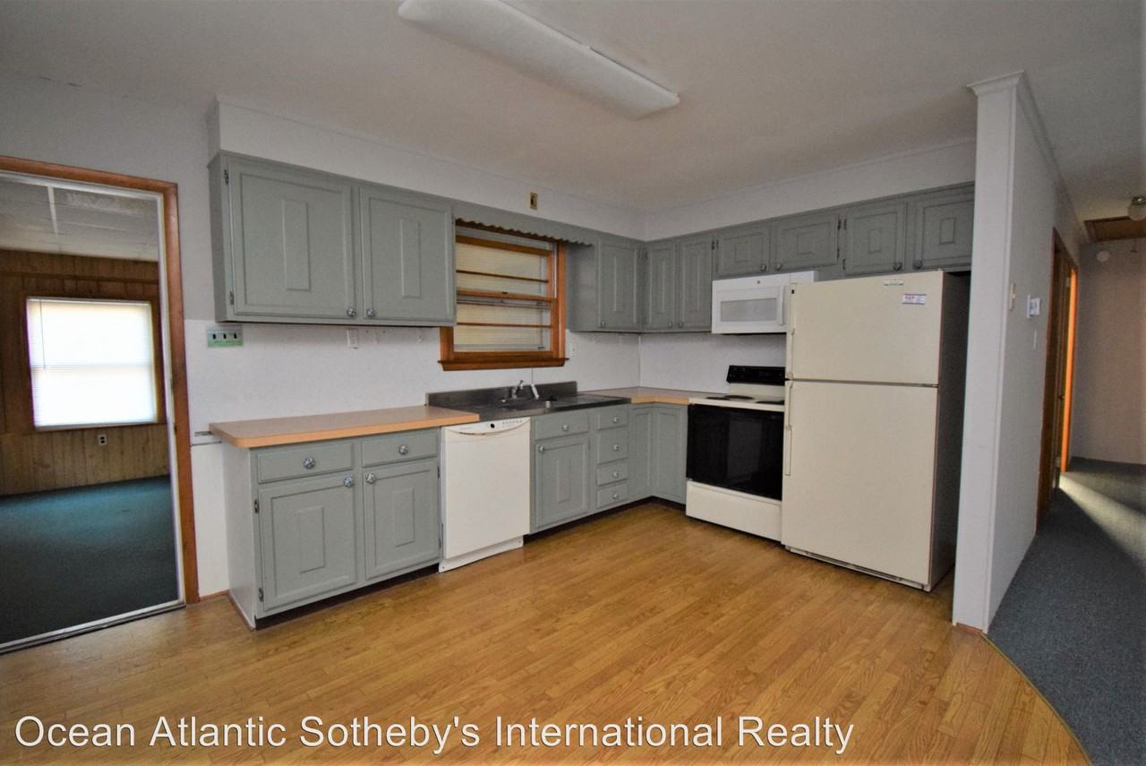 647 Tingle Avenue - Photo 3 of 11