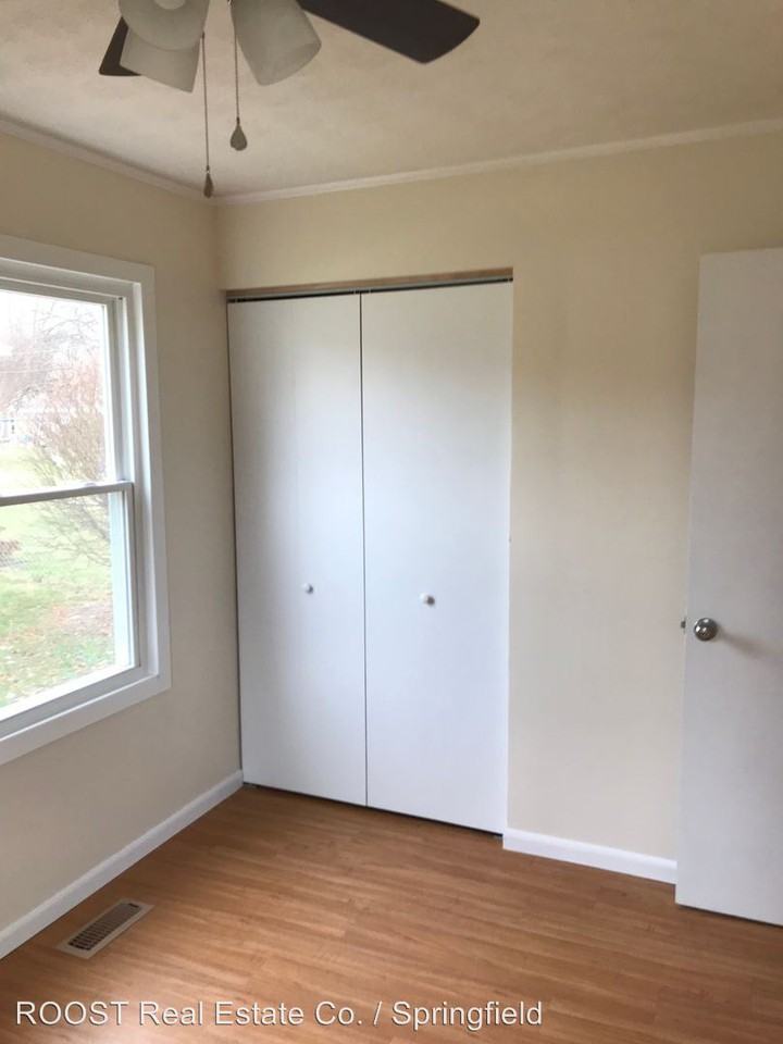 107 Bassett Drive - Photo 2 of 17